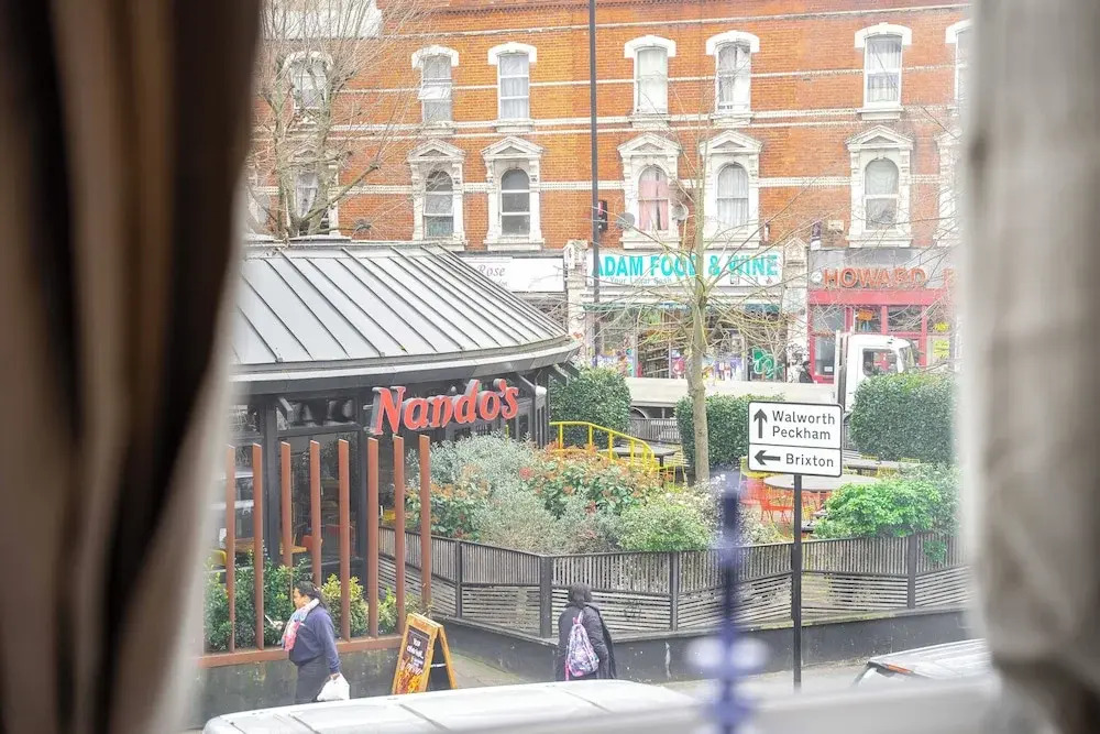Camberwell Studios, 10 mins to Station