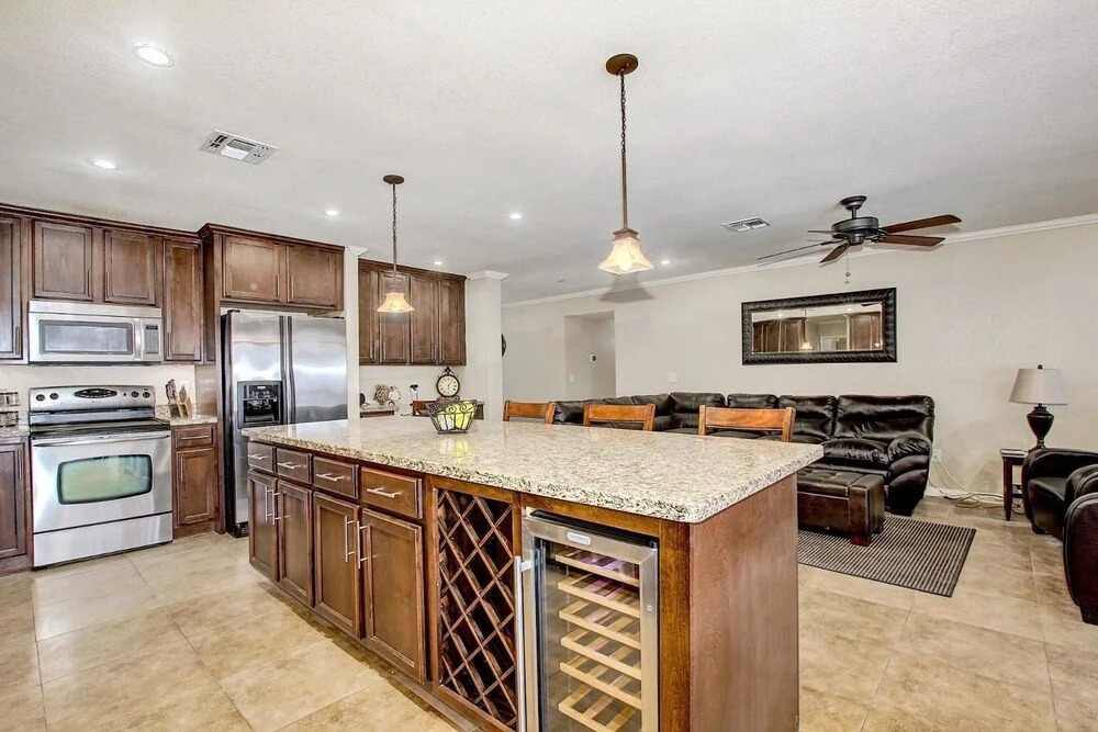 SLS Verde - Luxury Estate with FREE Heated Pool, Spa, Pool Table & Muc