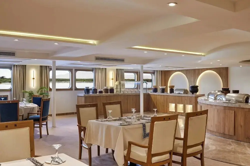 Mövenpick MS Royal Lotus
