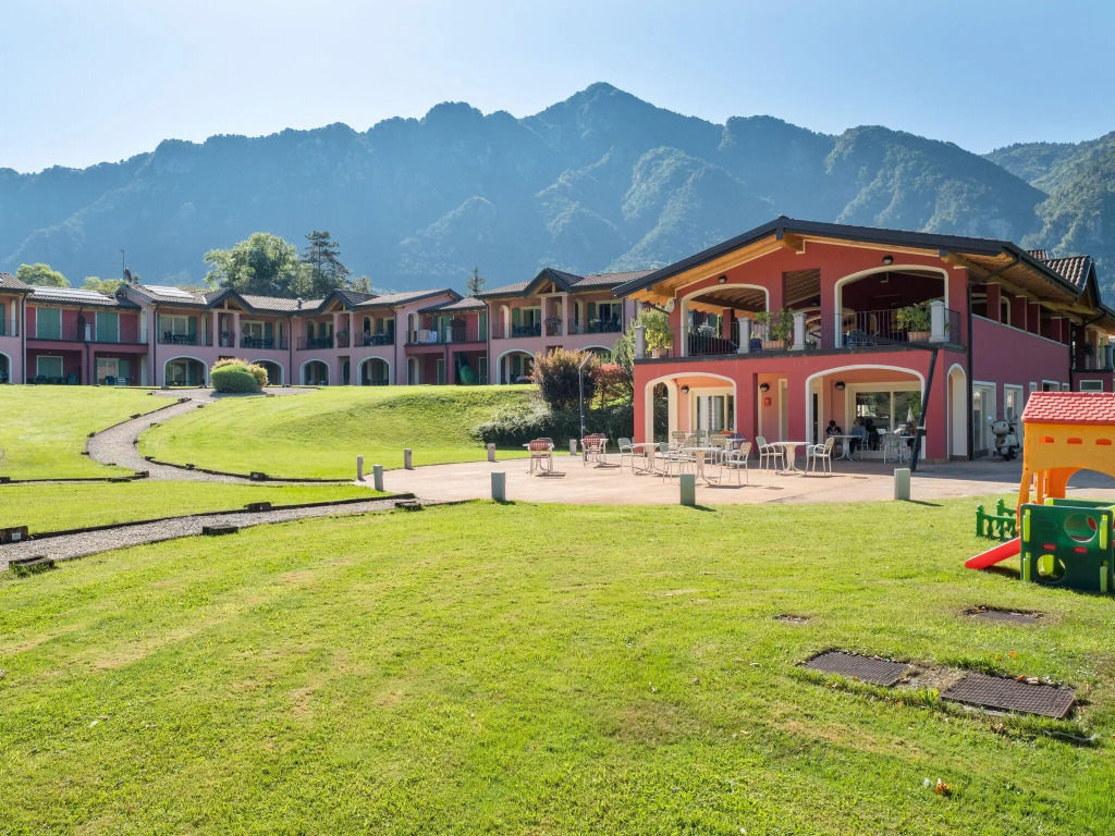 Apartment on Lake Idro With Pool