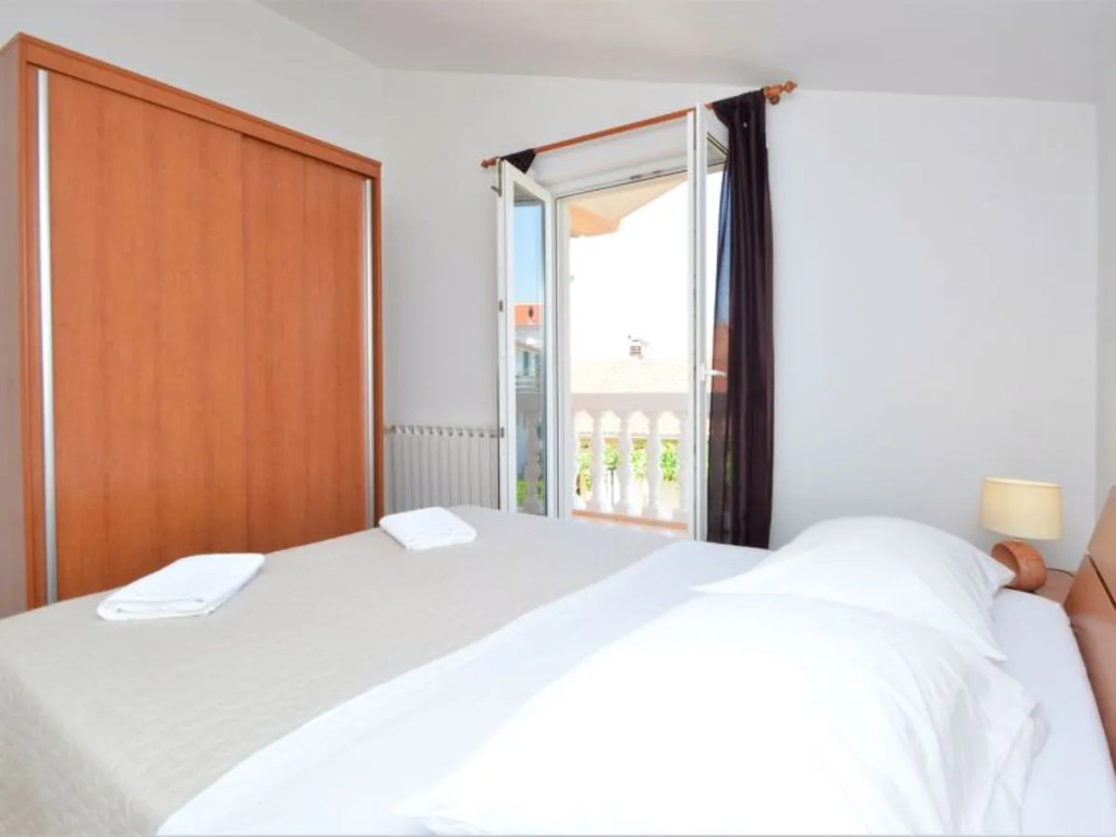 Apartment Mladen Paros 38996