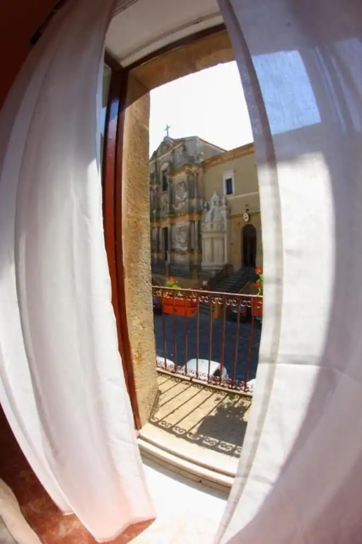 Gualtiero Camere & Suite
