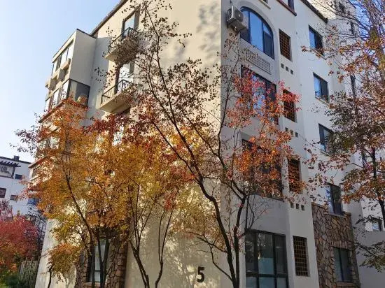 Banshan Hot Spring Homestay (Jingyuetan Subway Station Branch)