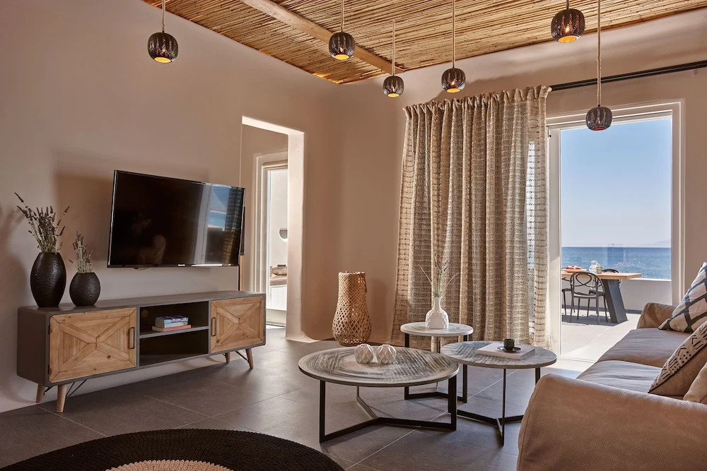 Incognito Beach Villa Santorini