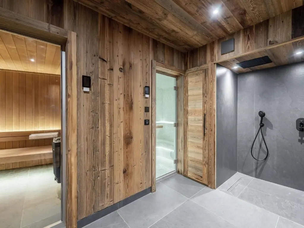Chalet de luxe neuf avec piscine, jacuzzi, sauna et cinéma à Saint-Martin de Belleville - FR-1-570-25
