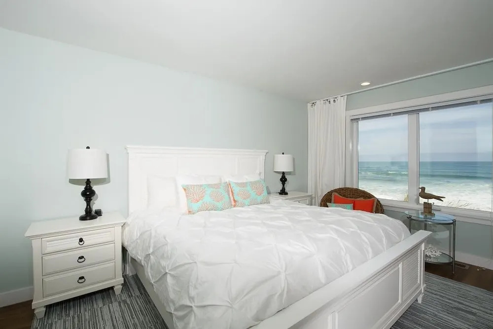 Beach Time 3 Br Home by RedAwning