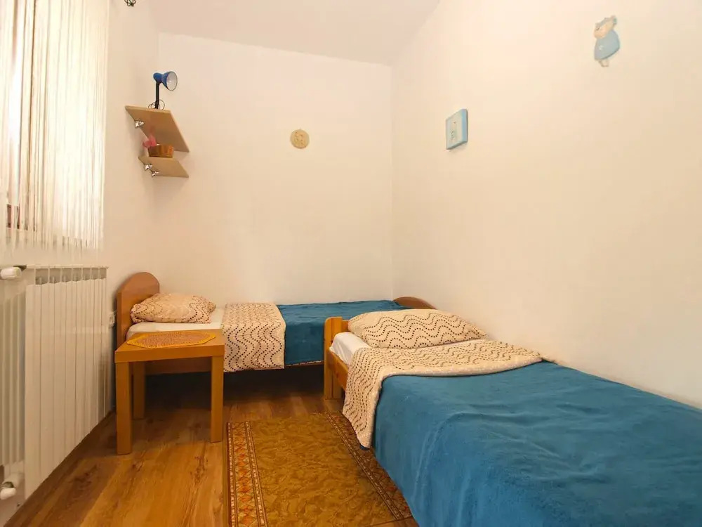 Apartment 91