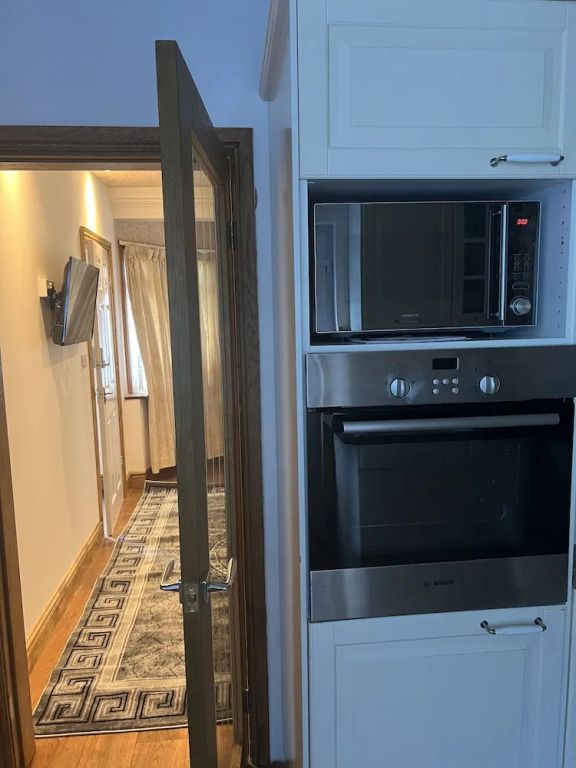 TJ Homes - Double room with Single Bed - 3 Min to Tube station - London