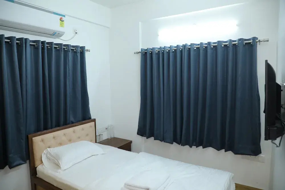 Aashhiana Guest House Entire 2BHK Service Apartments, Kolkata