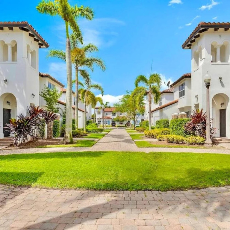 Beautiful Gated Community With Pool Gym Parks Parking