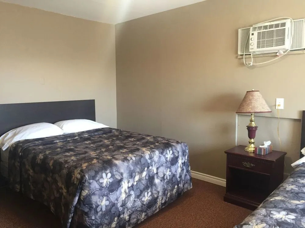 Motel 401