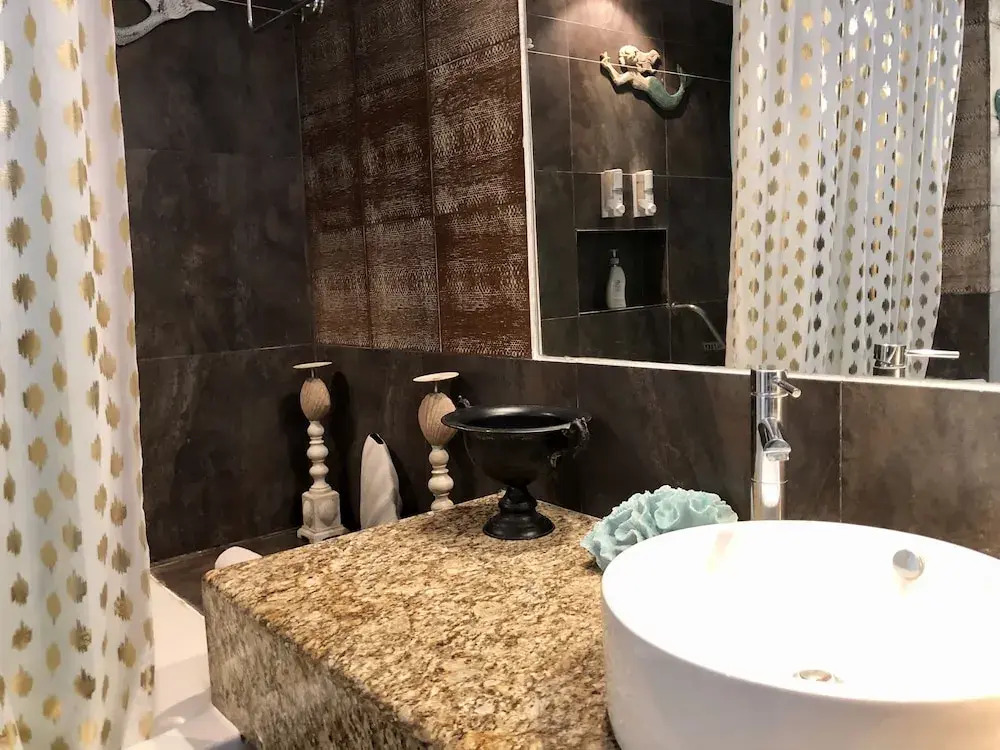 Lovely Luxury Home Near the Beach, 10 ppl