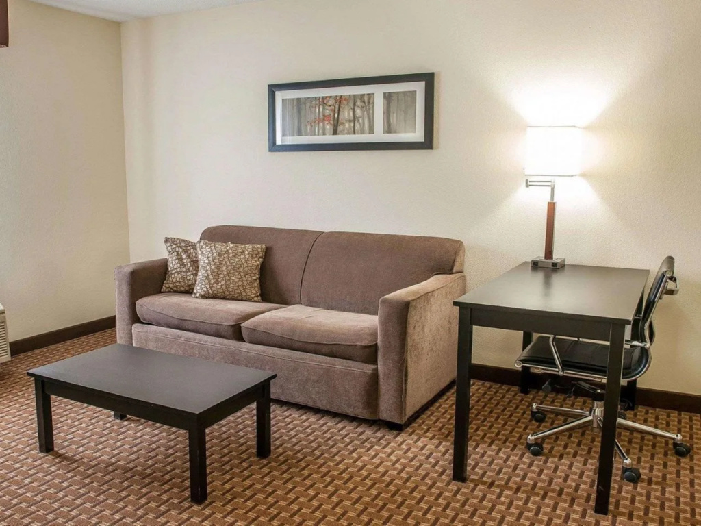 Comfort Inn & Suites Warsaw near US-30