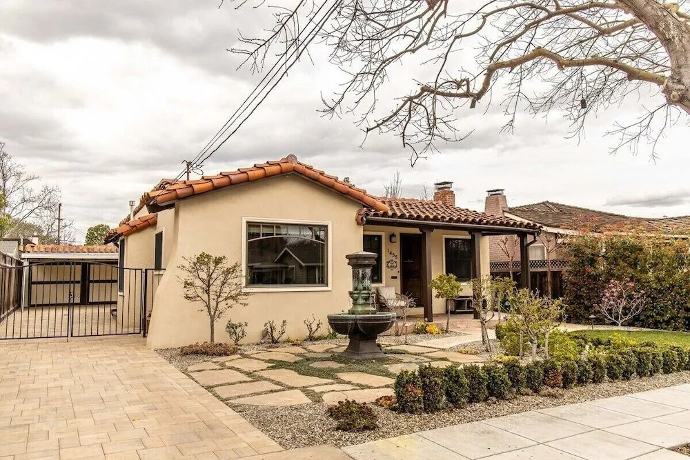 Stunning Rose Garden - San Jose Two Bedroom