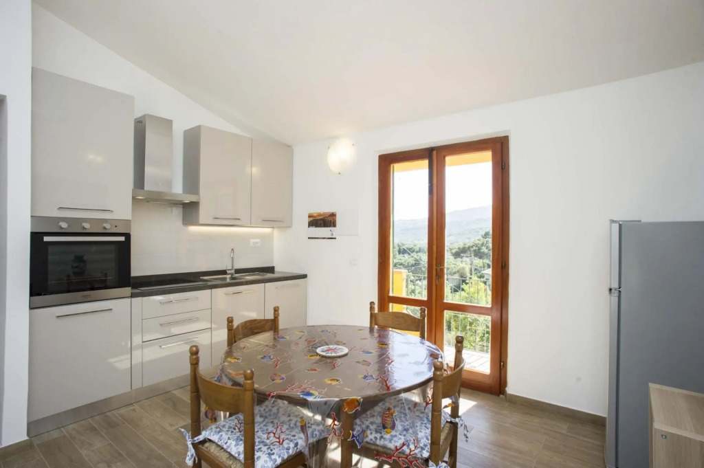 Casa del Colle sleeps 4 on the first floor equipped with every comfort near Procchio-CASA DEL COLLE