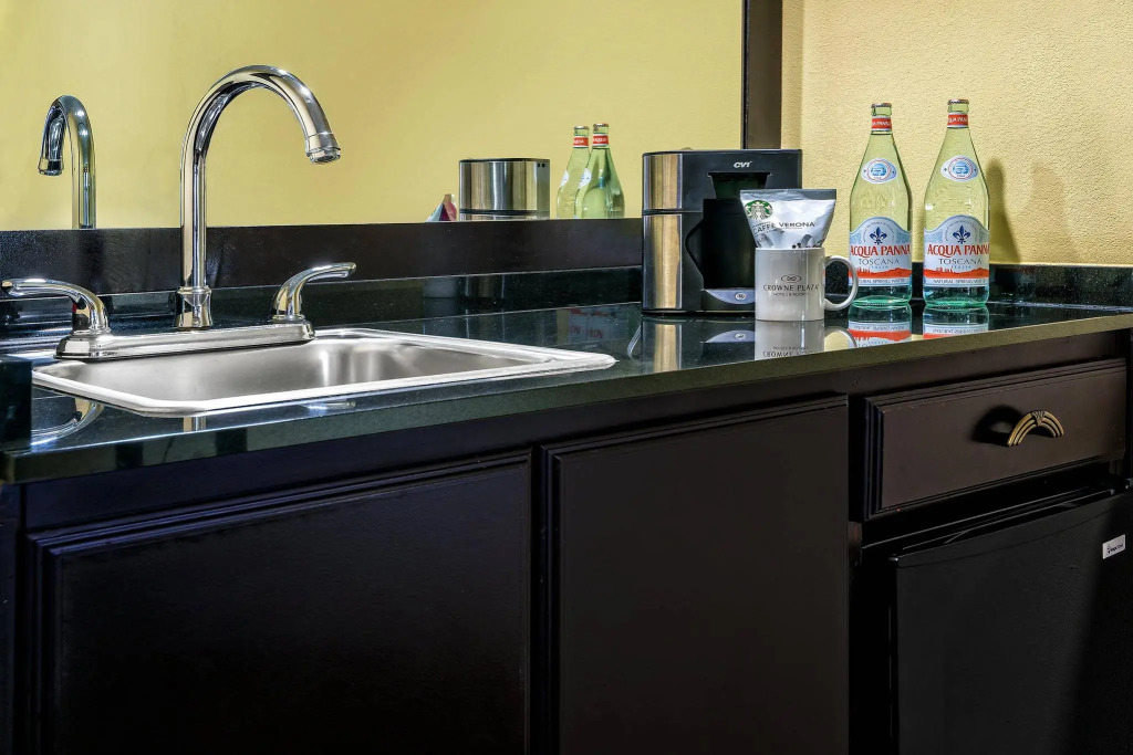 Crowne Plaza Suites Houston Southwest