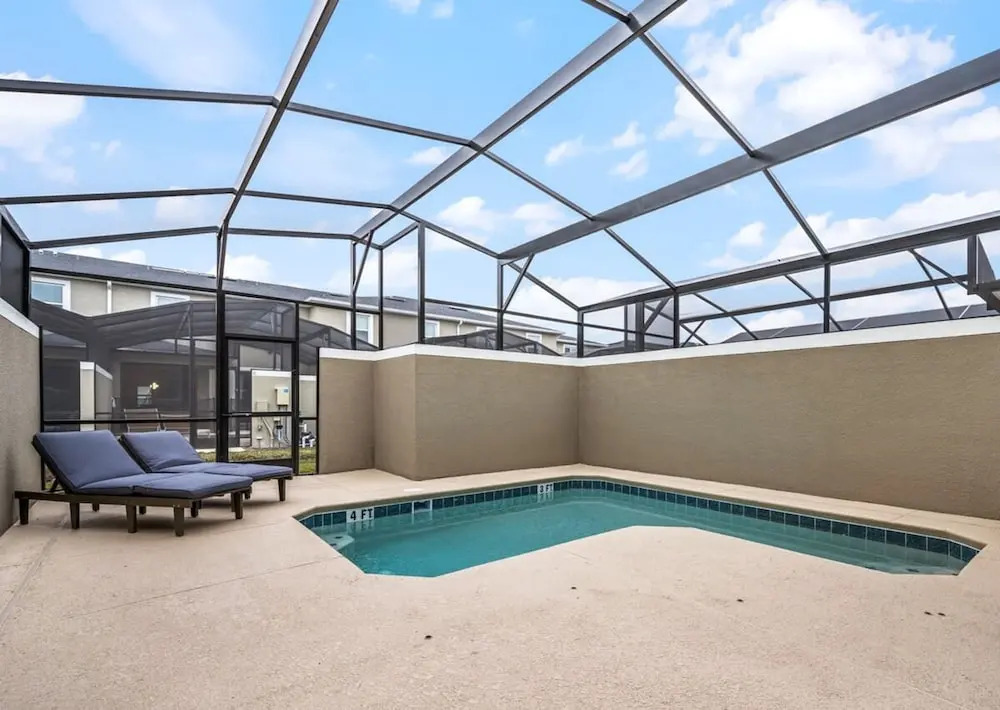 Stunning Themed Home Private Pool Ideal Location