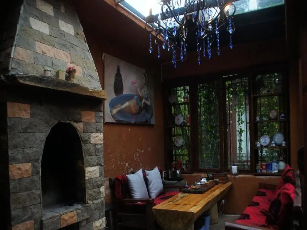 Luguorenjian Inn