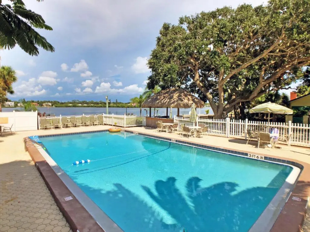 Sea Club II 5955 #8E