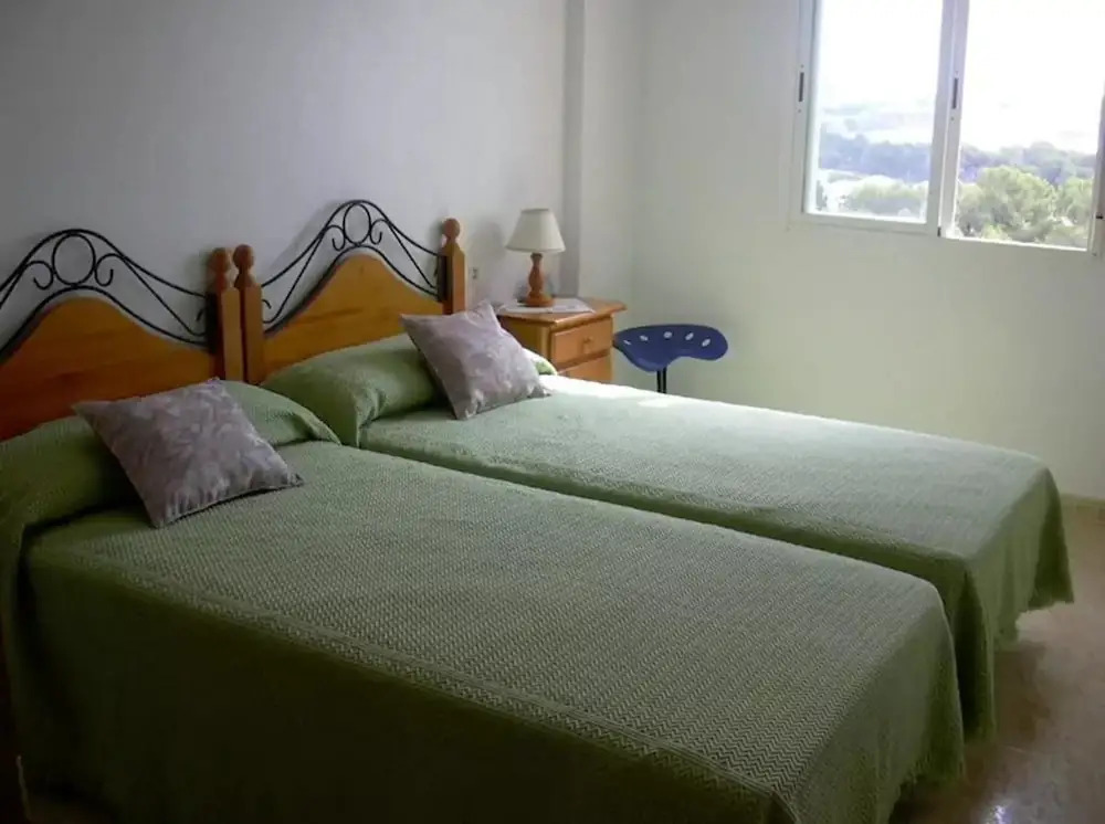 House With 4 Bedrooms in Orihuela, With Pool Access and Enclosed Garde