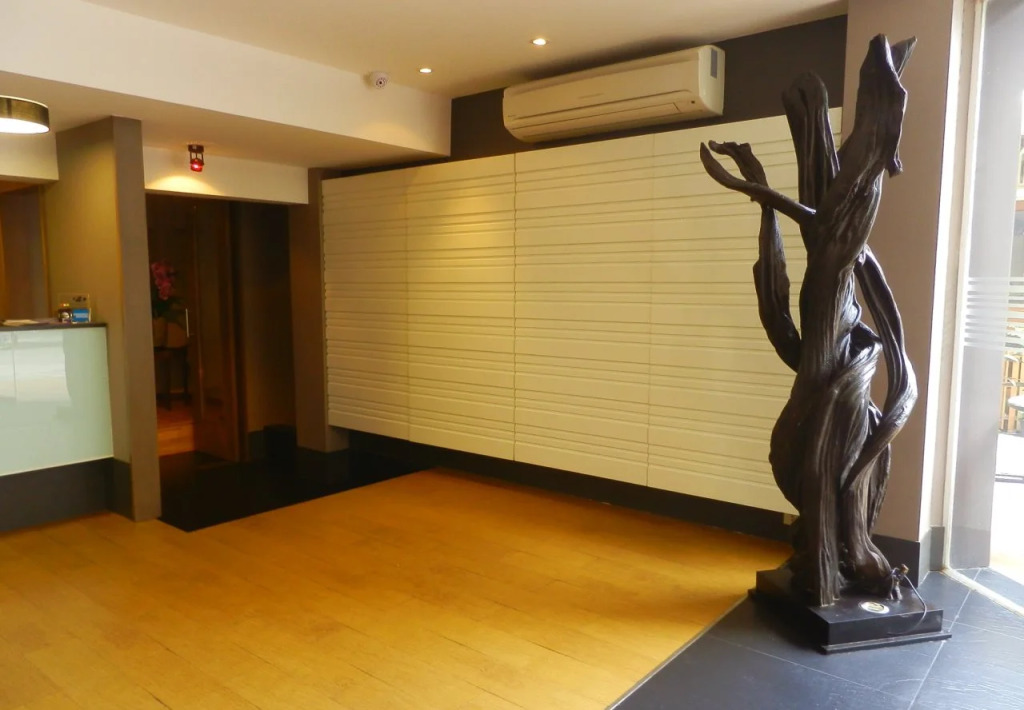 Poste 43 Residence