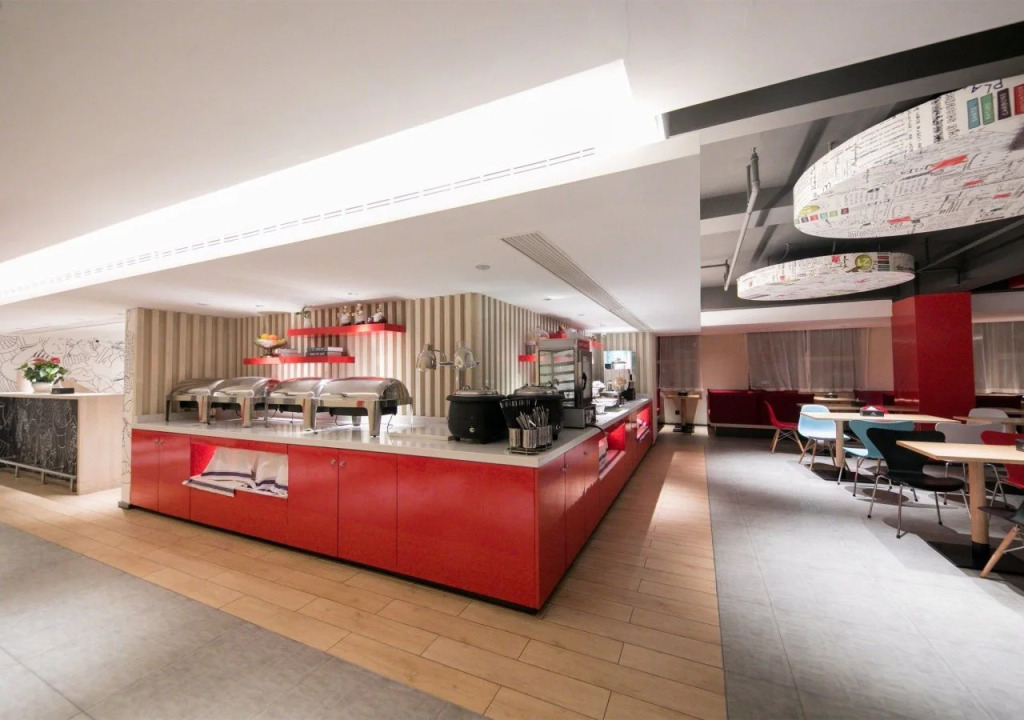 Ibis Hangzhou West Lake Lakeside Qingchun Road