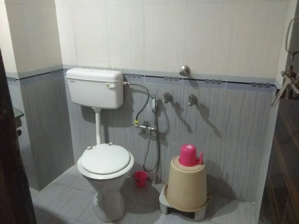 JK Rooms 111 Hotel Shivala