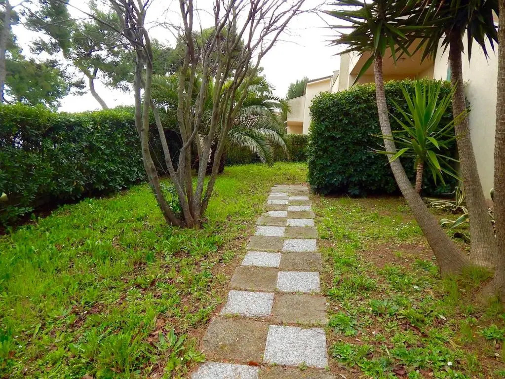 M114 - Marcelli trilocale con giardino a 200 metri dal mare