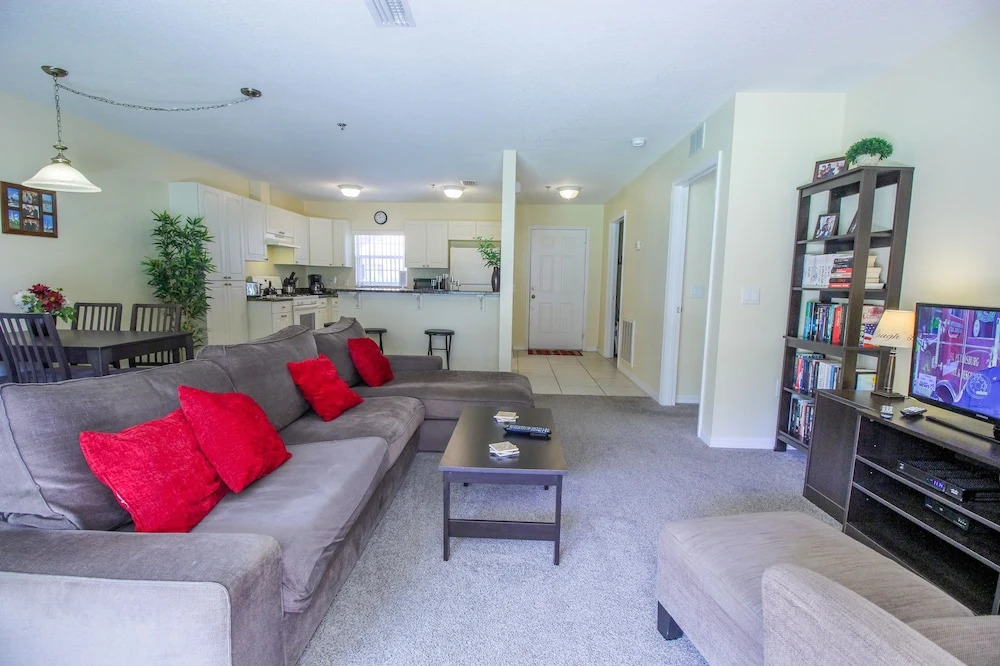Minium At Lakeside Golf & Cc - Unit 104 3 Bedroom Apts by RedAwning