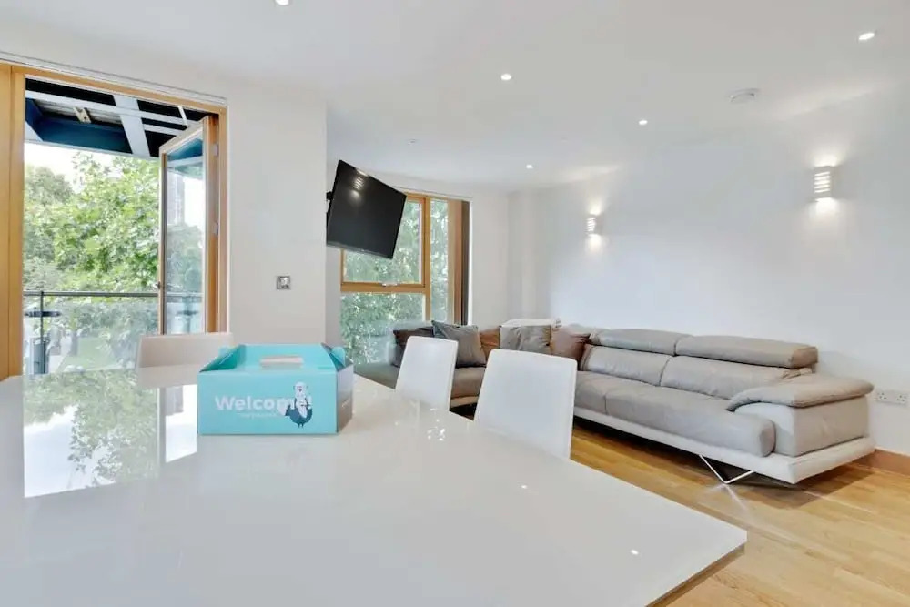 City Center Located & Modern 2 bed Flat Apartment!