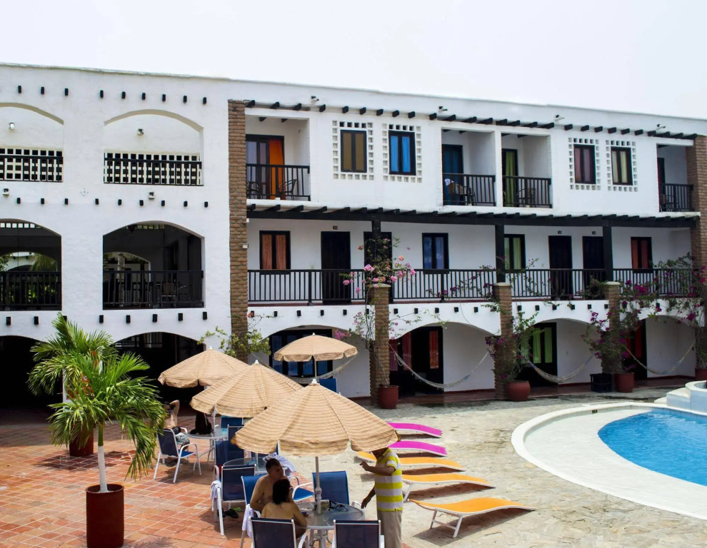 Hotel Sansiraka Suites By GEH Suites
