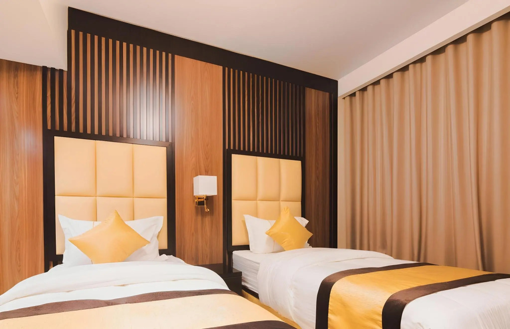 Golden Ship Hotel