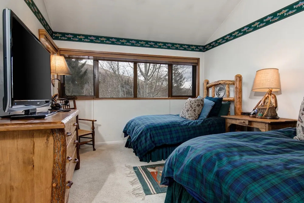 1432 Deer Valley Drive North Townhome - 4 Br townhouse by RedAwning