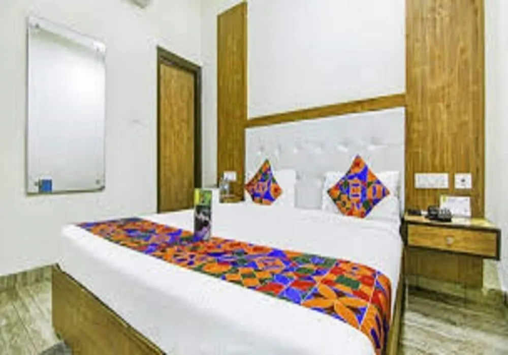Hotel Lazeeno Classic