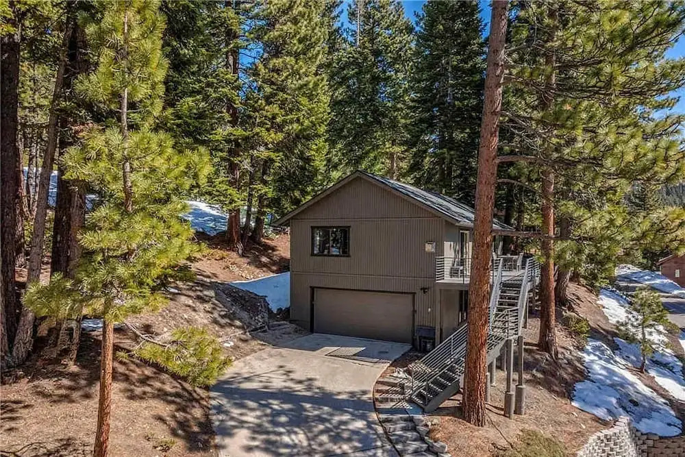 Cozy Spacious 4BD Modern Mountain Home
