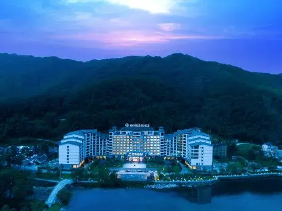 Lijiang Source Resort Hotel