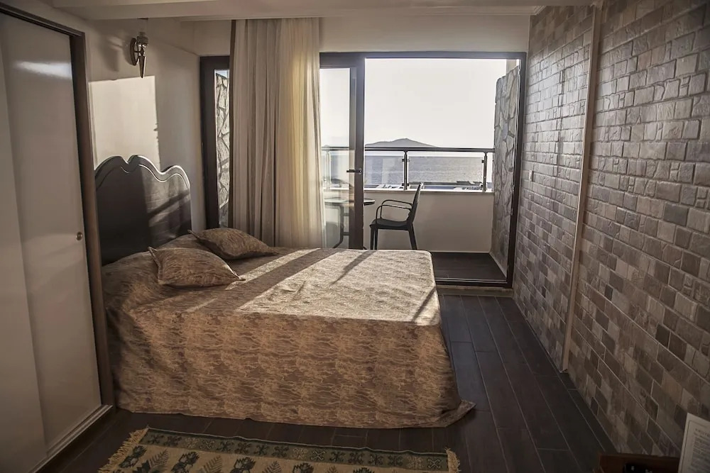 Stone Hotel