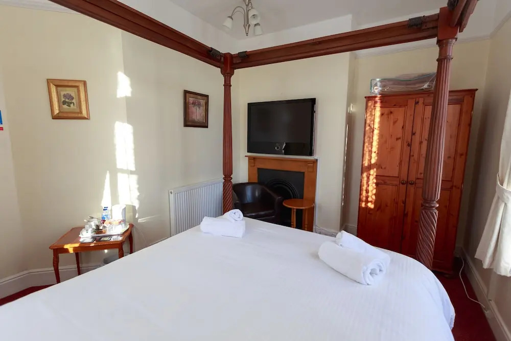 Bridge Guest House