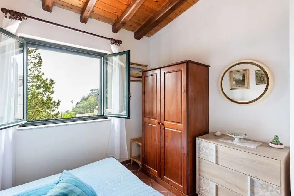 MAZZARò APARTMENT WITH TERRACE AND SEAVIEW
