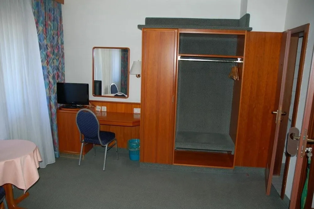 Hotel Kurfürst Garni