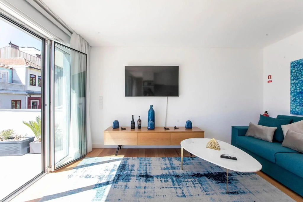 Luminous Premium Loft w/AC & Terrace by LovelyStay