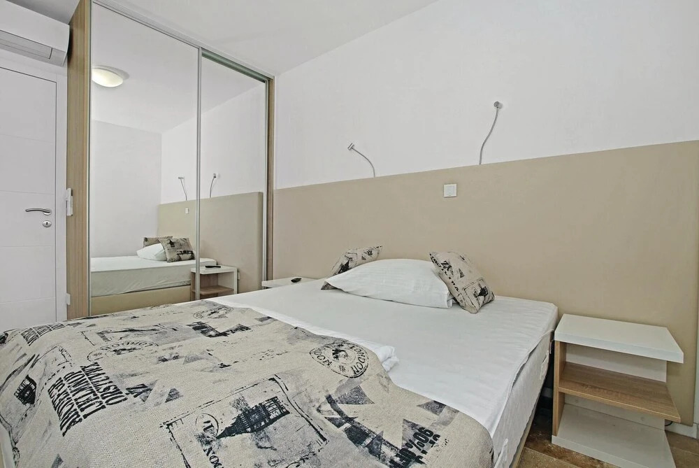 Amazing Home in Sibenik With Wifi and 3 Bedrooms