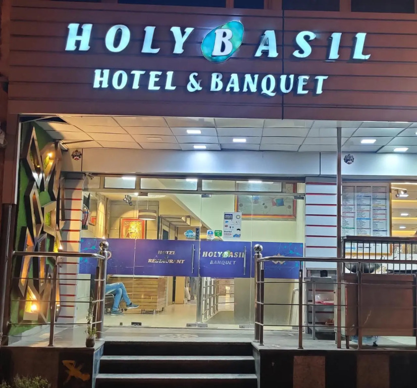 OYO 19453 Hotel Holy Basil