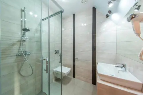 PRZY TERMACH apartamenty, pokoje - podgrzewany basen, hydromasaż i tylko 70m Termy