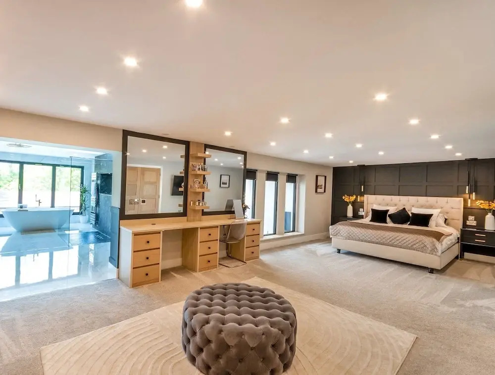 5 Bed Villa-Sleeps 10-Hot Tub-Bar & Pool table