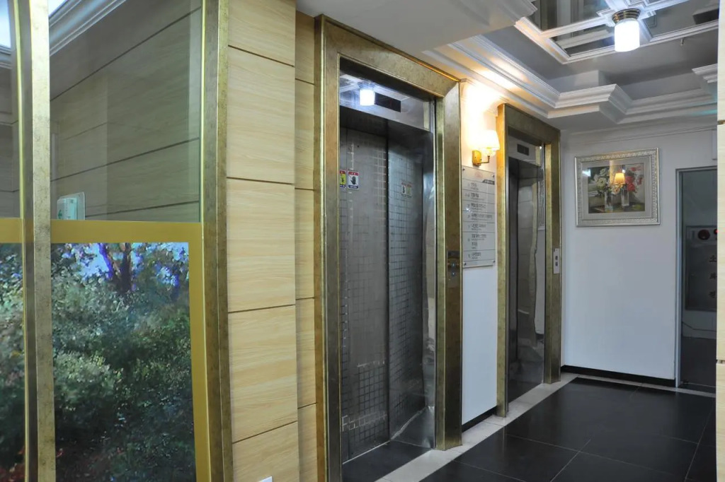 Palace Tourist Hotel