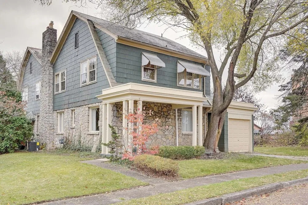 Cozy Zanesville Home ~ 9 Mi to Dillon State Park!