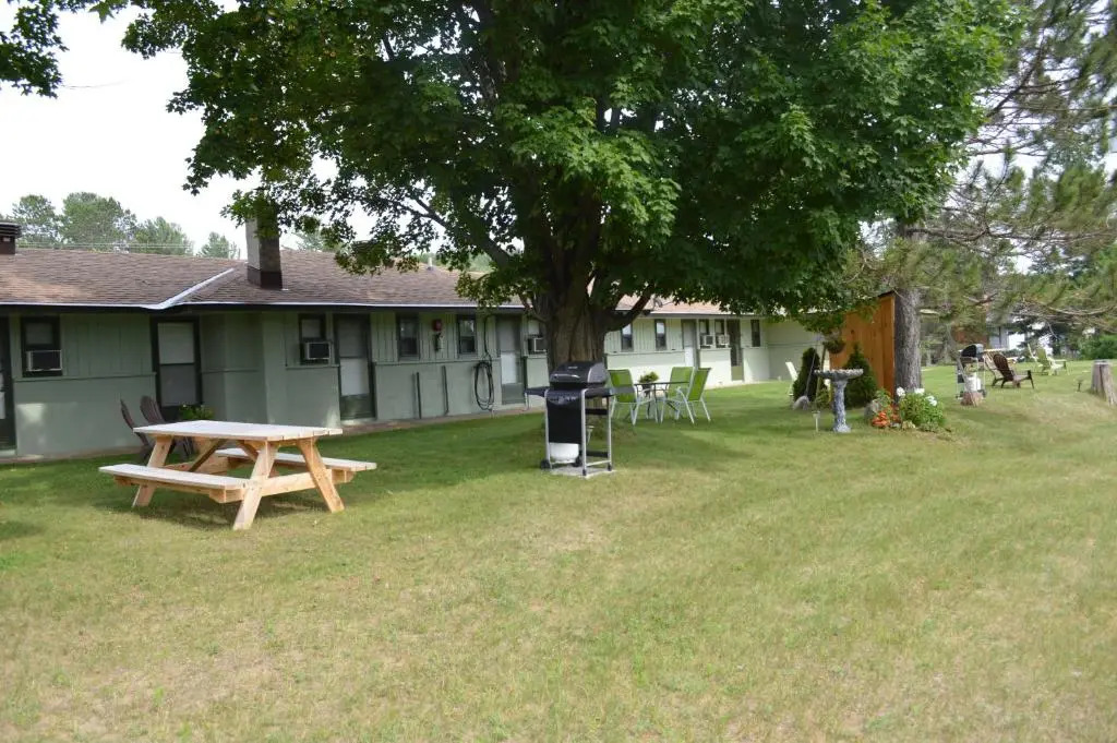 Pinewood Inn