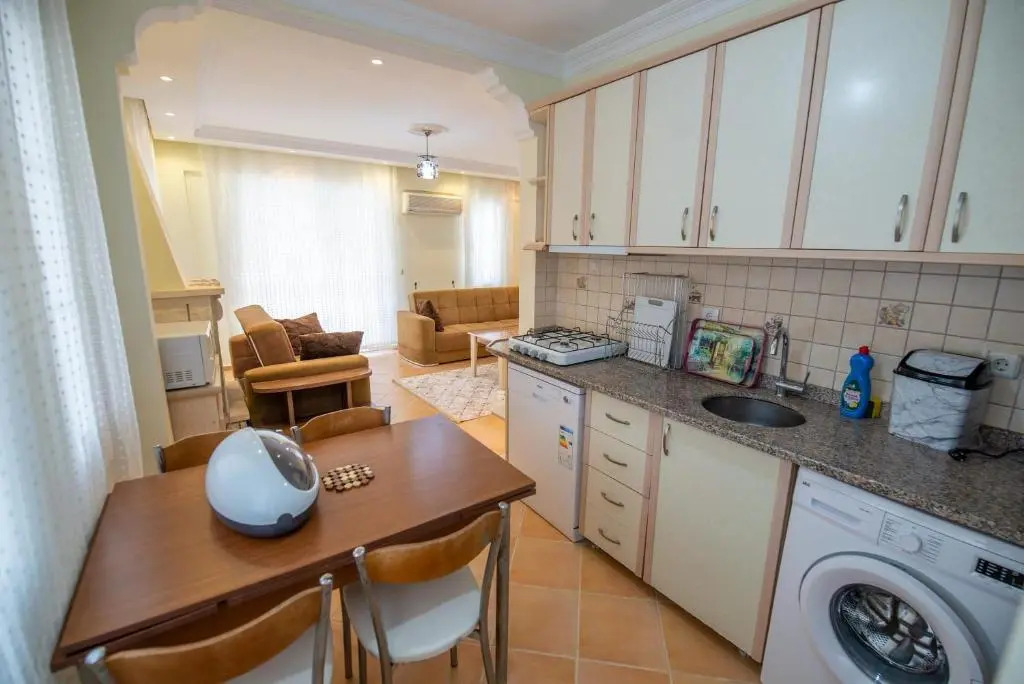 Sahile Yakın Havuzlu Villa 6+2 kişilik