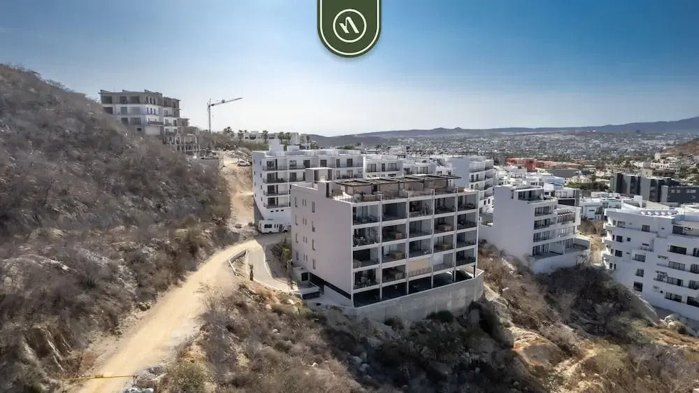 New 2 BR Condo With Private Terrace - BBQ